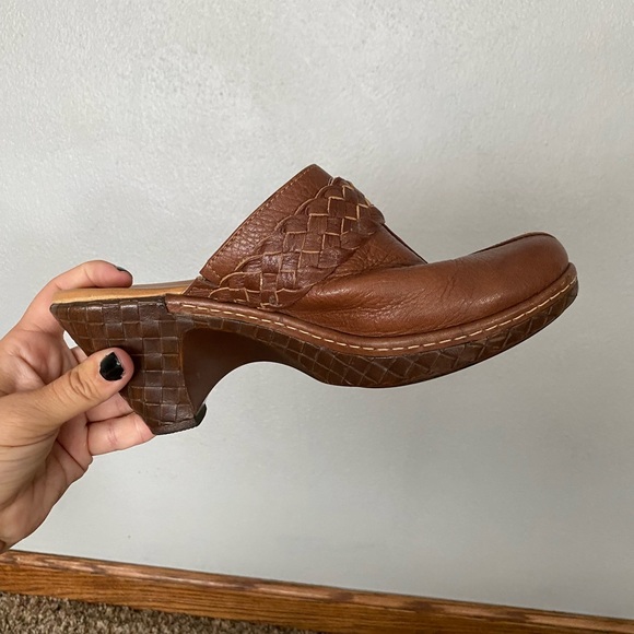 Sofft Clogs Size 7 Brown Leather Slip On Mule Block Heel Boho - Picture 3 of 9